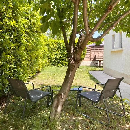 Charmante Maison Provencale Avec Piscine Dans อาวีญง ภายนอก รูปภาพ